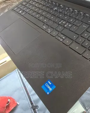 New Laptop Dell Vostro 15 5520 16GB Intel Core i5 SSD 512GB