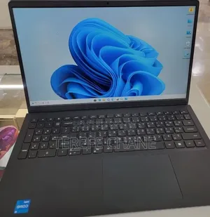 New Laptop Dell Vostro 15 5520 16GB Intel Core i5 SSD 512GB