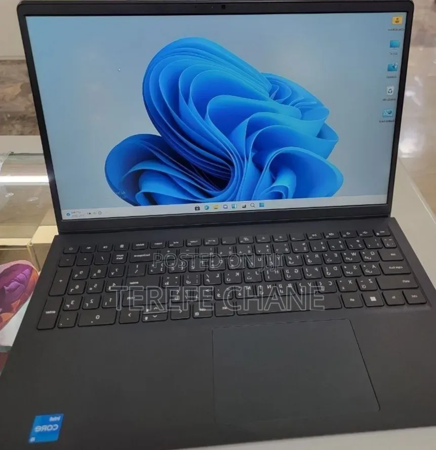 New Laptop Dell Vostro 15 5520 16GB Intel Core i5 SSD 512GB
