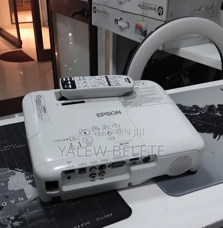 EPSON Projector
Model Name: EB-S31
Hardware Interface: VGA
