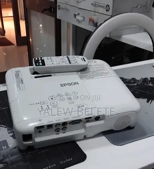 EPSON Projector
Model Name: EB-S31
Hardware Interface: VGA