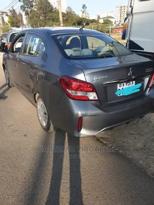 Mitsubishi Attrage 2021 Beige