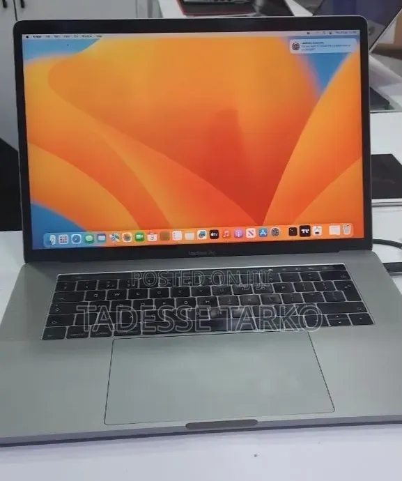 New Laptop Apple MacBook Pro 2017 16GB Intel Core i7 SSD 512GB