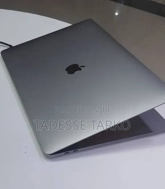 New Laptop Apple MacBook Pro 2017 16GB Intel Core i7 SSD 512GB