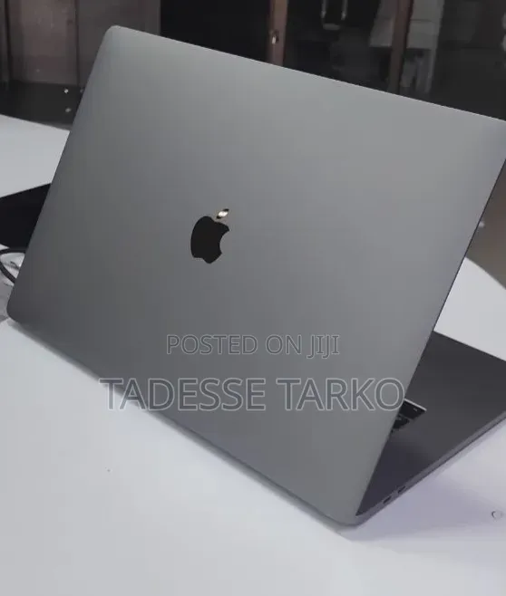 New Laptop Apple MacBook Pro 2017 16GB Intel Core i7 SSD 512GB