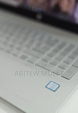 Laptop HP Pavilion 15 8GB Intel Core i5 HDD 1T