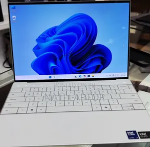 New Laptop Dell XPS 13 16GB Intel Core Ultra 7 SSD 512GB