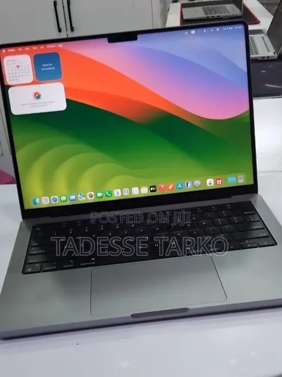 New Laptop Apple MacBook Pro 2021 M1 32GB Apple M1 Pro SSD 512GB