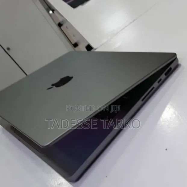 New Laptop Apple MacBook Pro 2021 M1 32GB Apple M1 Pro SSD 512GB