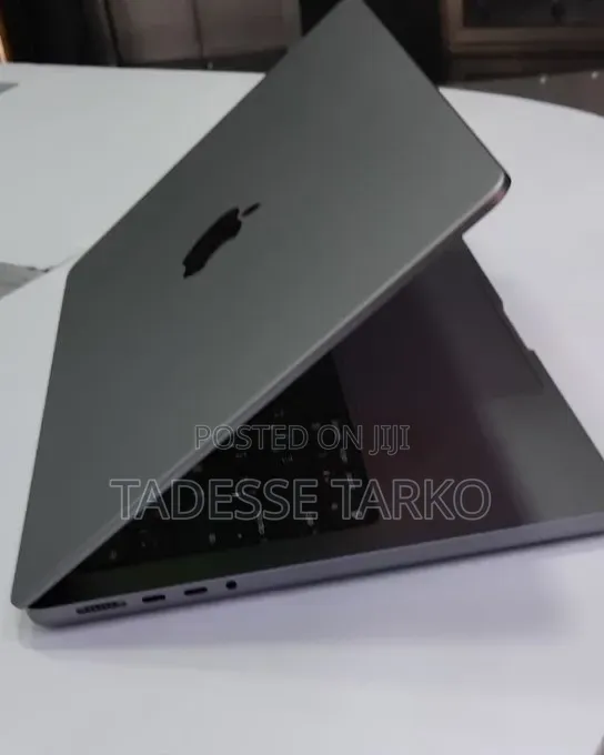 New Laptop Apple MacBook Pro 2021 M1 32GB Apple M1 Pro SSD 512GB