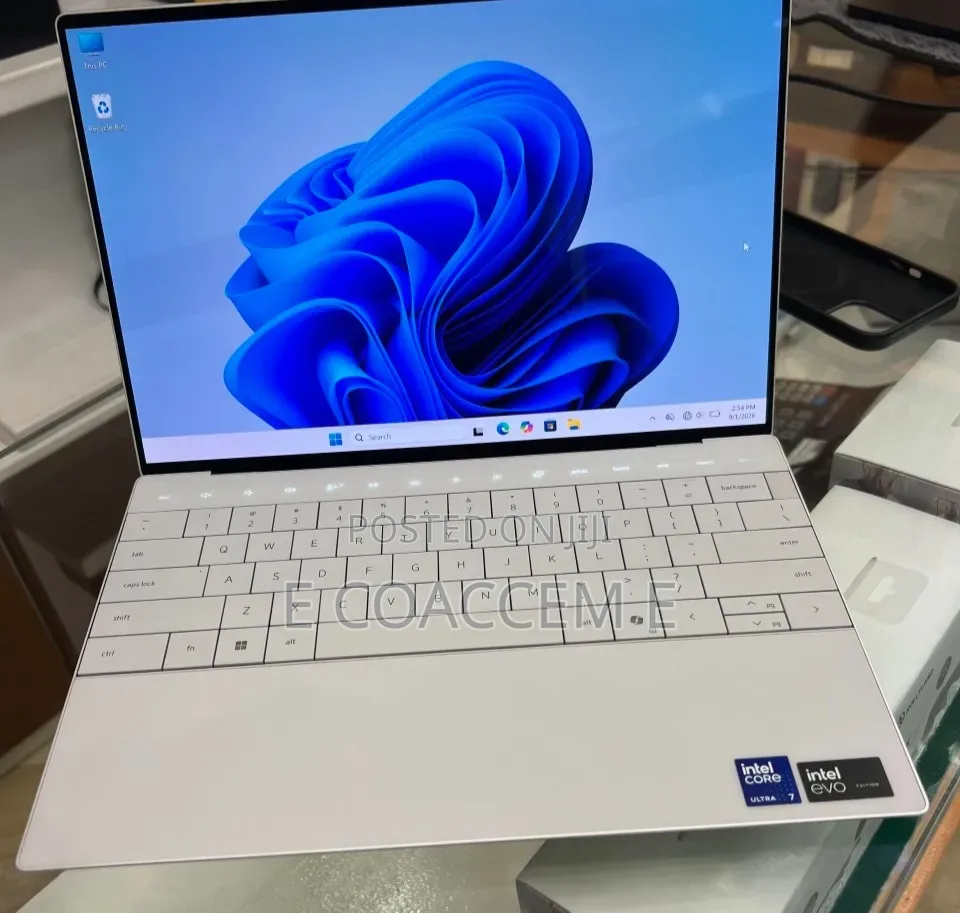 New Laptop Dell 16GB Intel Core Ultra 7 SSD 512GB