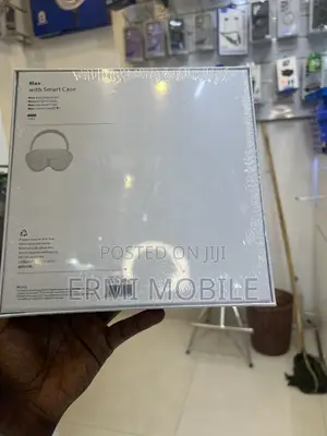 AirPods Max With Smart Case