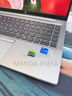 New Laptop HP ZBook Firefly G8 16GB Intel Core i7 SSD 512GB