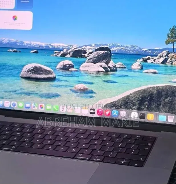 New Laptop Apple MacBook Pro 2021 M1 32GB Apple M1 Pro SSD 512GB