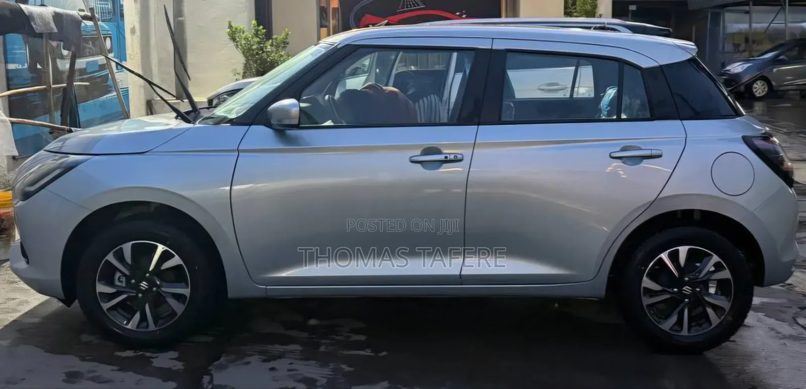 Suzuki Swift 2025 Silver