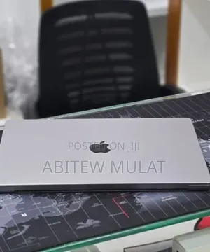 New Laptop Apple MacBook Pro 2022 M2 16GB Apple M2 SSD 512GB