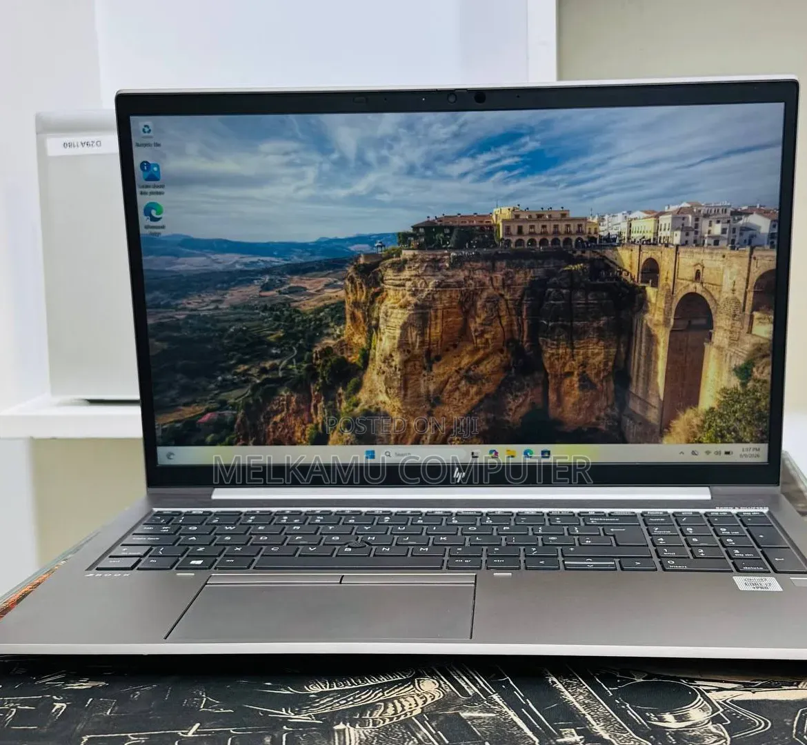 New Laptop HP ZBook 15 16GB Intel Core i7 SSD 512GB