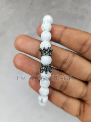  White Howlite Beaded Bracelet – Crown Design