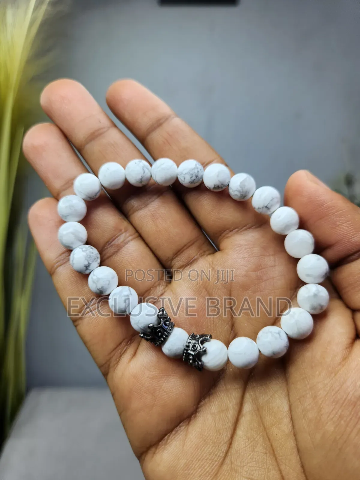  White Howlite Beaded Bracelet – Crown Design