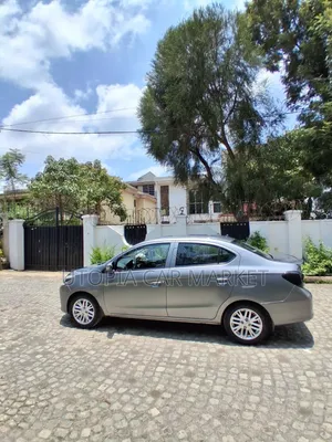 Mitsubishi Attrage 2022