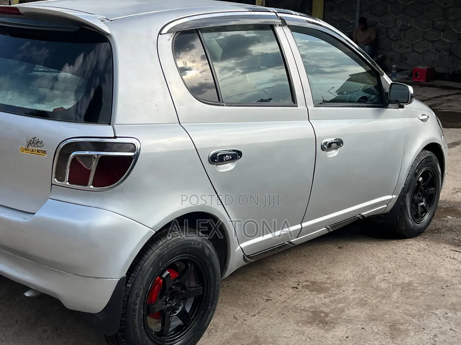 Toyota Vitz 2001 Silver