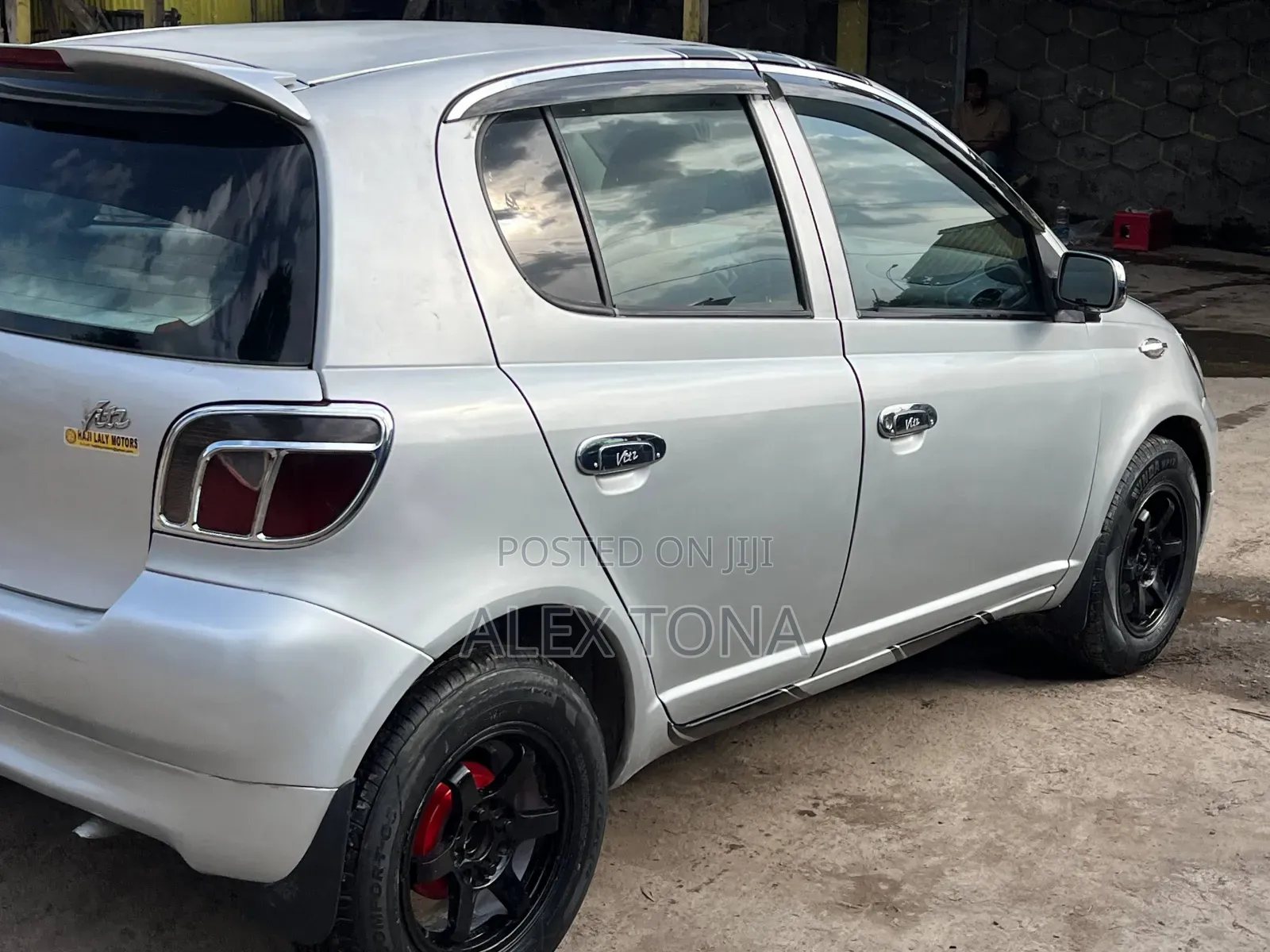 Toyota Vitz 2001 Silver