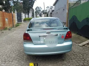 Toyota Platz 2004