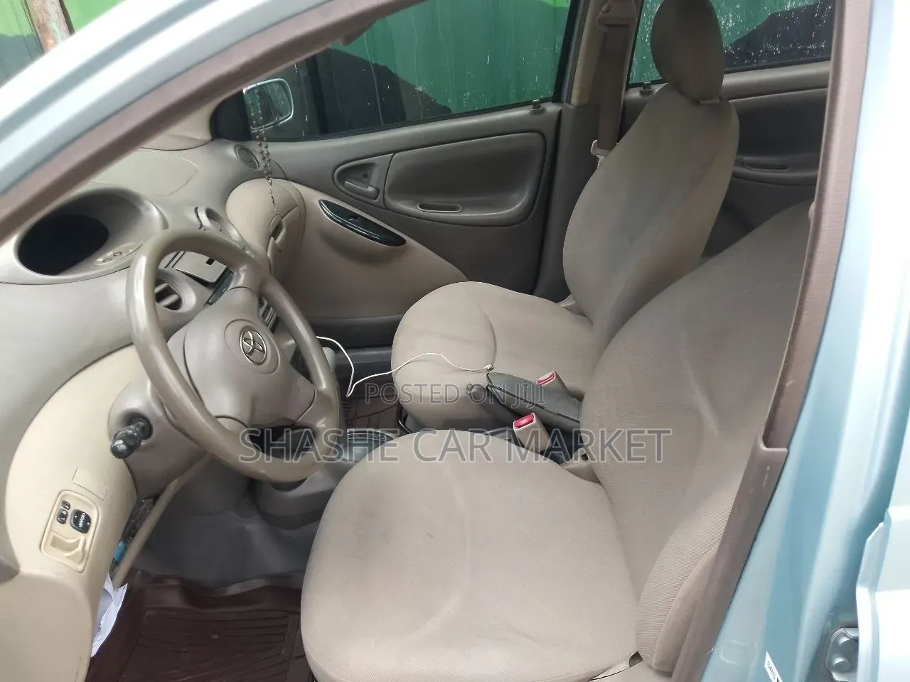 Toyota Platz 2004