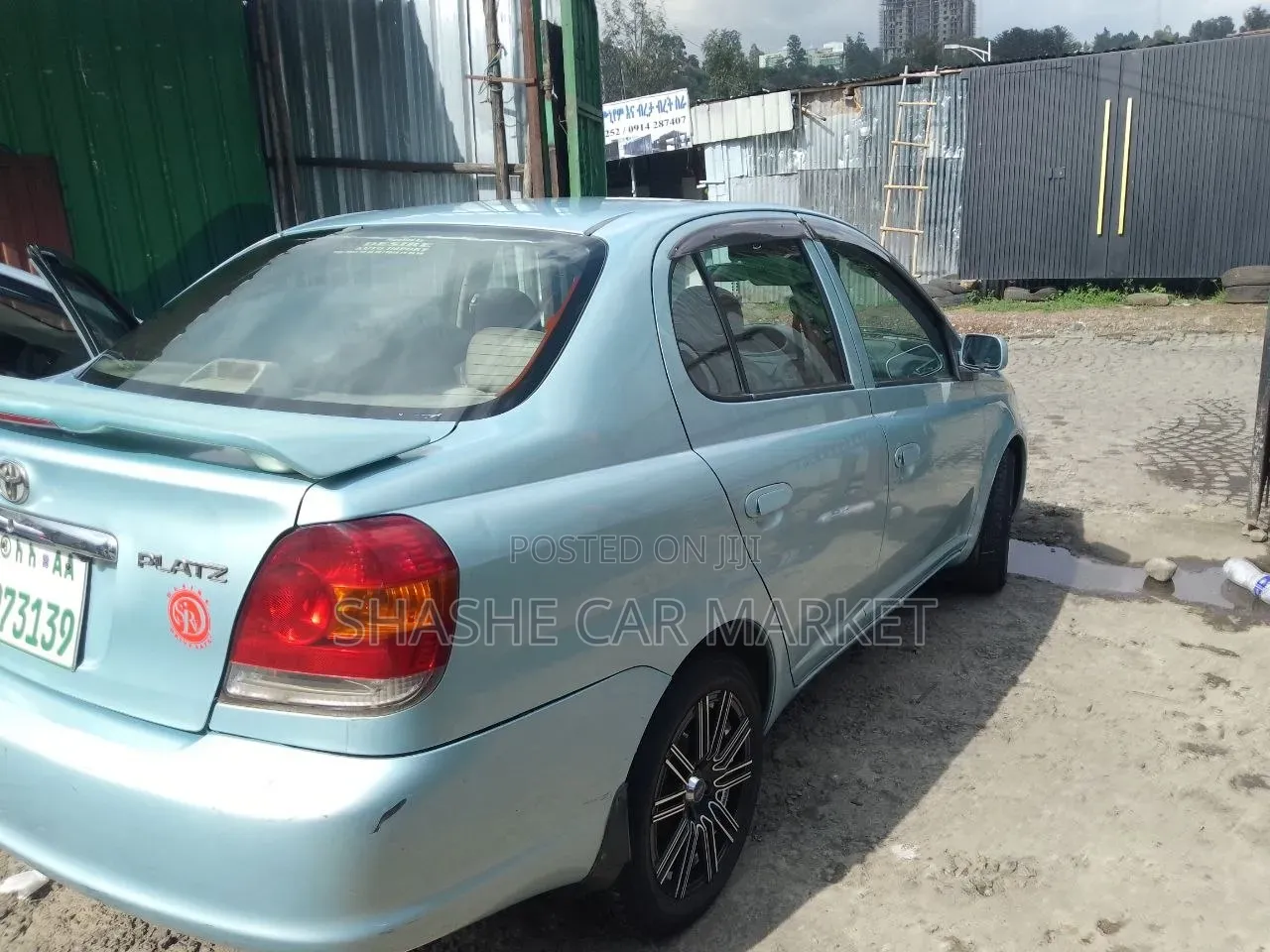 Toyota Platz 2004