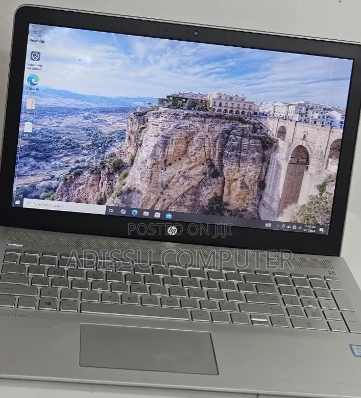 New Laptop HP Pavilion 15 8GB Intel Core i5 SSD 1T