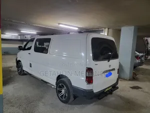 Car 2011 White