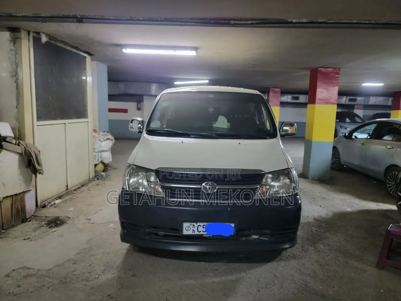 Car 2011 White
