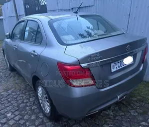 Suzuki Dzire 2022 Silver