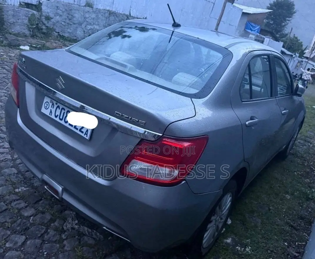 Suzuki Dzire 2022 Silver