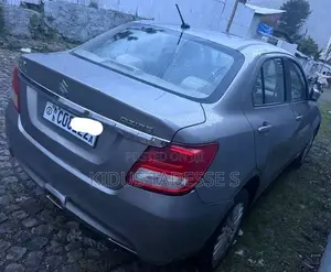 Suzuki Dzire 2022 Silver