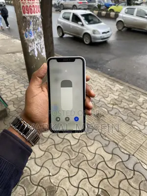 Apple iPhone XR 64 GB White