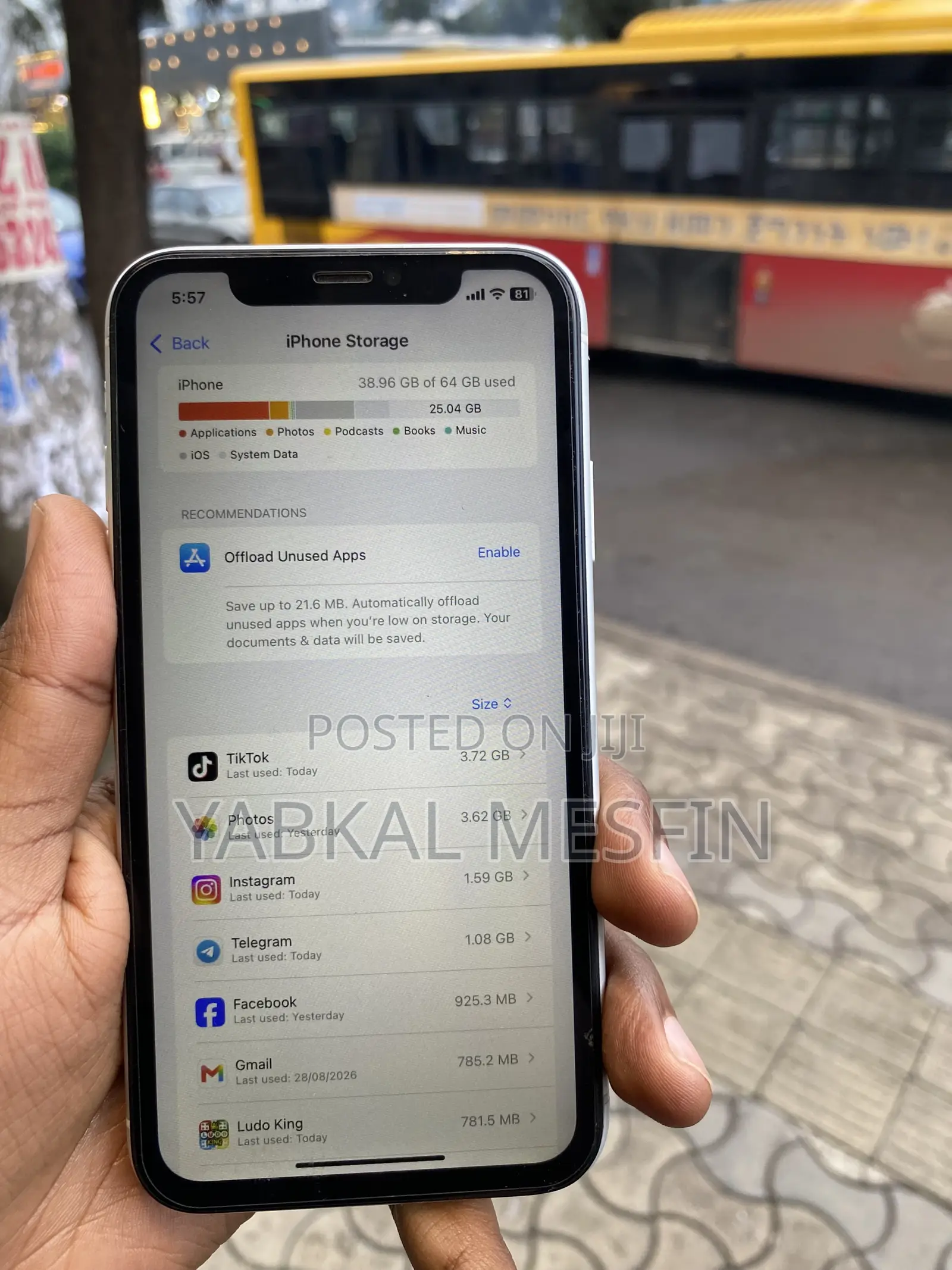Apple iPhone XR 64 GB White