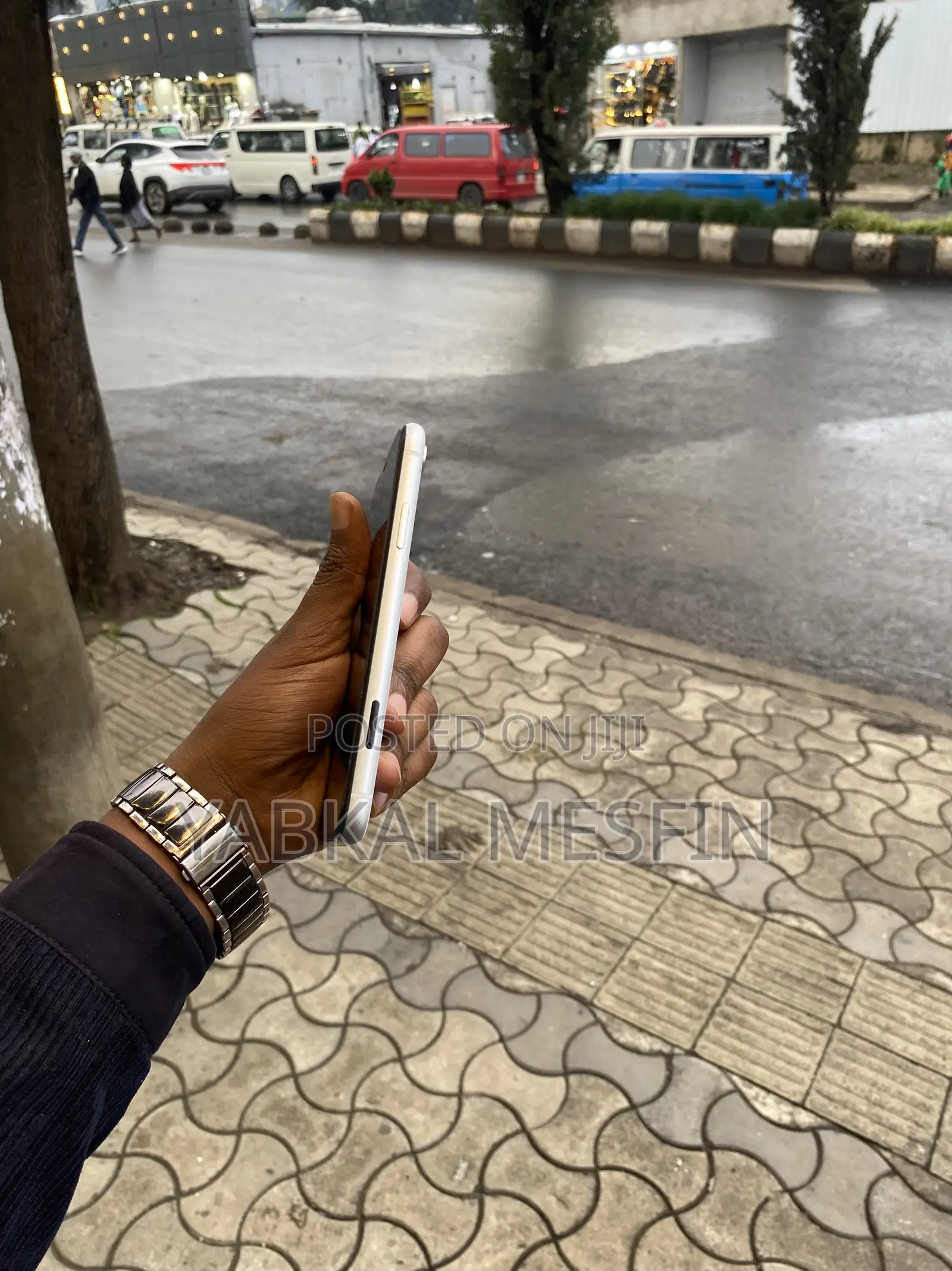 Apple iPhone XR 64 GB White