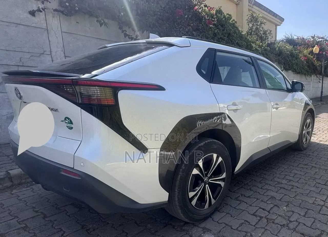 Toyota bZ4X 2024 White