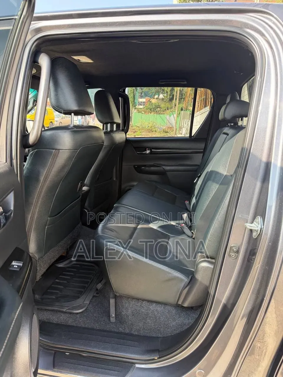 Toyota Hilux 2020 Gray