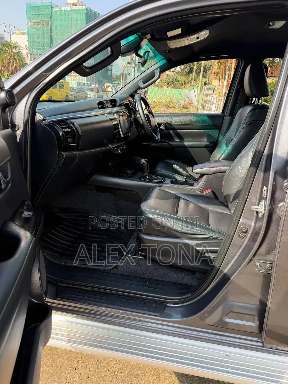 Toyota Hilux 2020 Gray