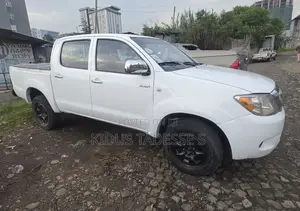 Toyota Hilux 2.5 D-4D Double Cab 2008 White
