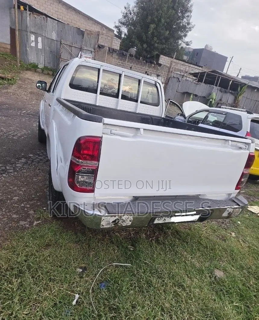 Toyota Hilux 2.5 D-4D Double Cab 2008 White