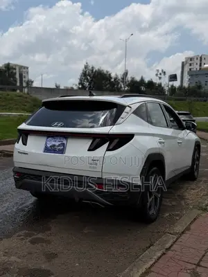 Hyundai Tucson 2022 White