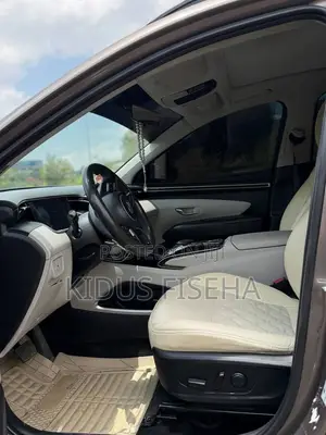 Hyundai Tucson 2022 Gold
