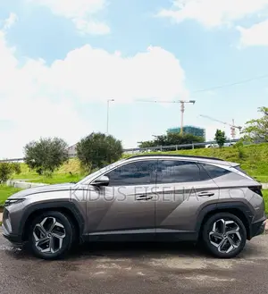 Hyundai Tucson 2022 Gold