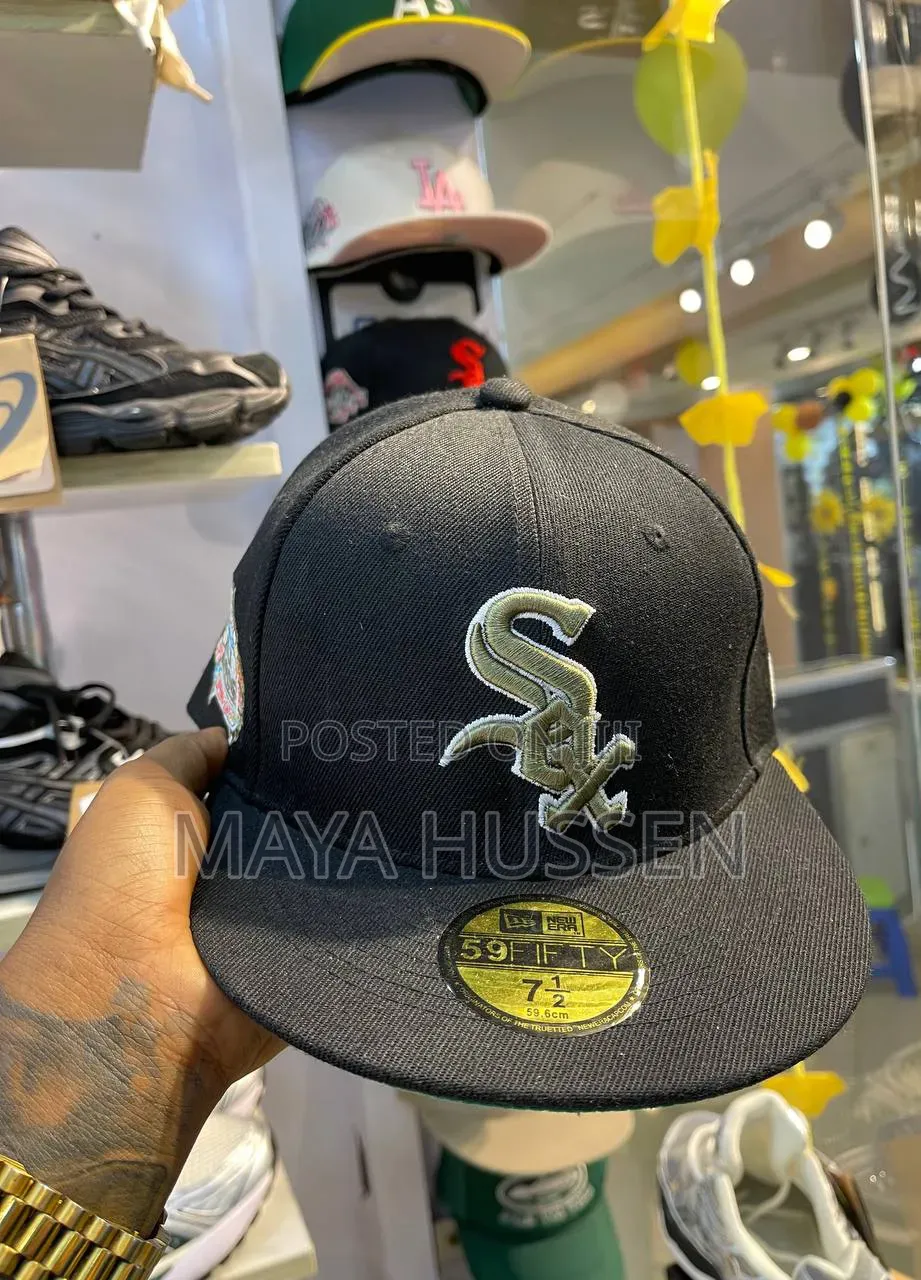 Chicago White Sox Fitted Cap - Black / Olive Embroidery