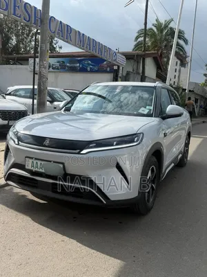 BYD Yuan Up 2025 Silver