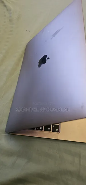 New Laptop Apple MacBook Pro 2020 M1 8GB Apple M1 Pro HDD+SSD 256GB