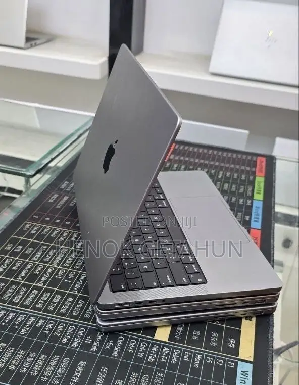 New Laptop Apple MacBook Pro 2021 M1 32GB Apple M1 SSD 512GB